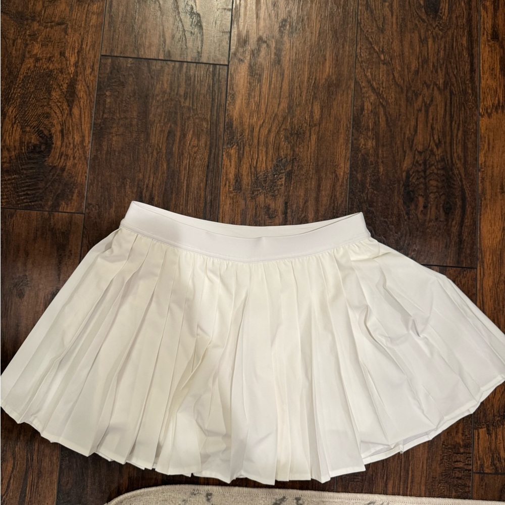 Lululemon Athletica White Skater Mini Skirt